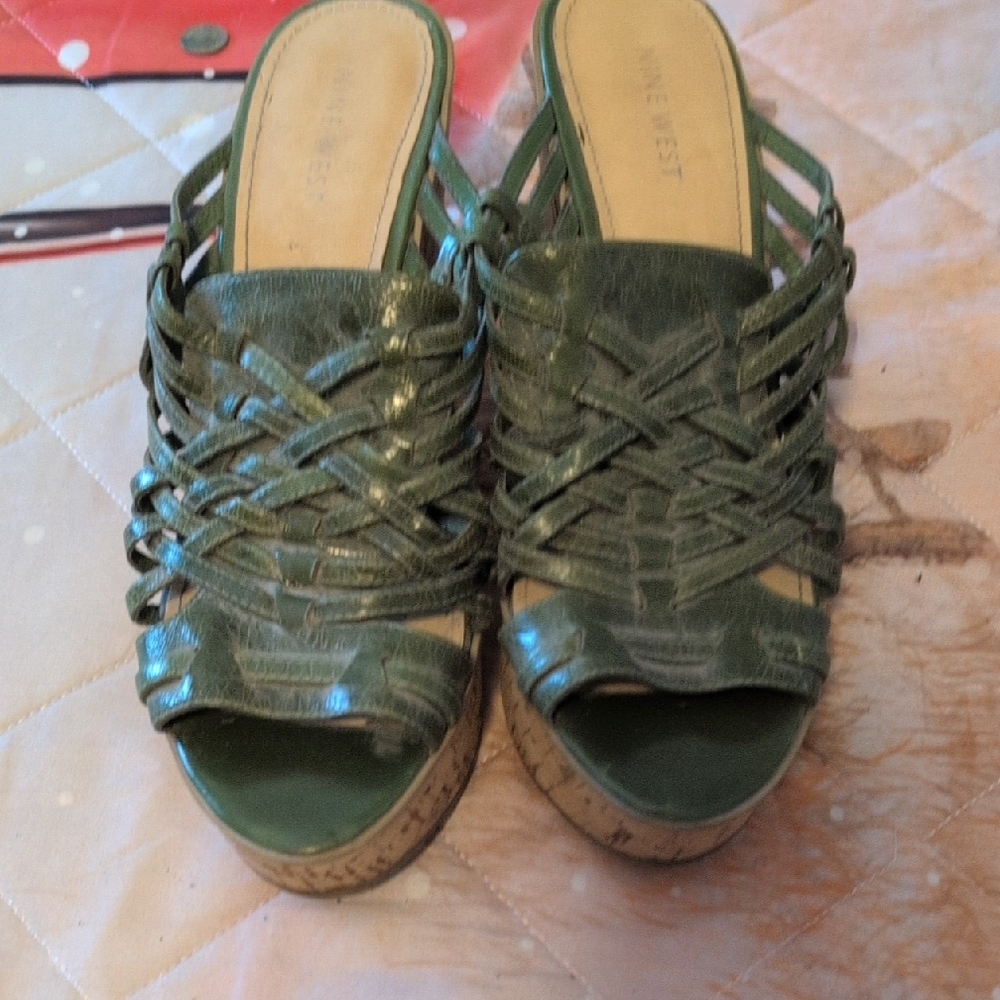 Nine West Green Woven Women's Sandals Gently Used